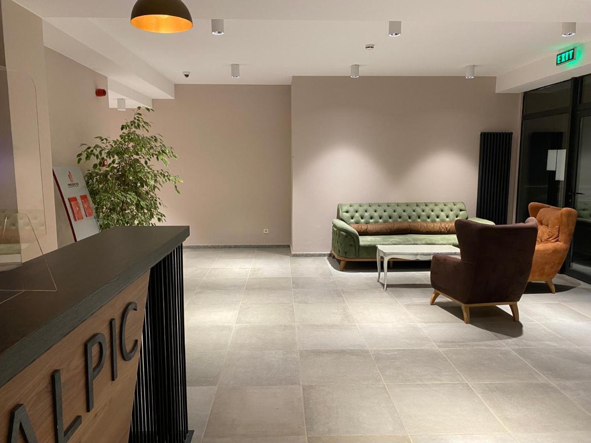 Alpic Redco New 305 Apartment